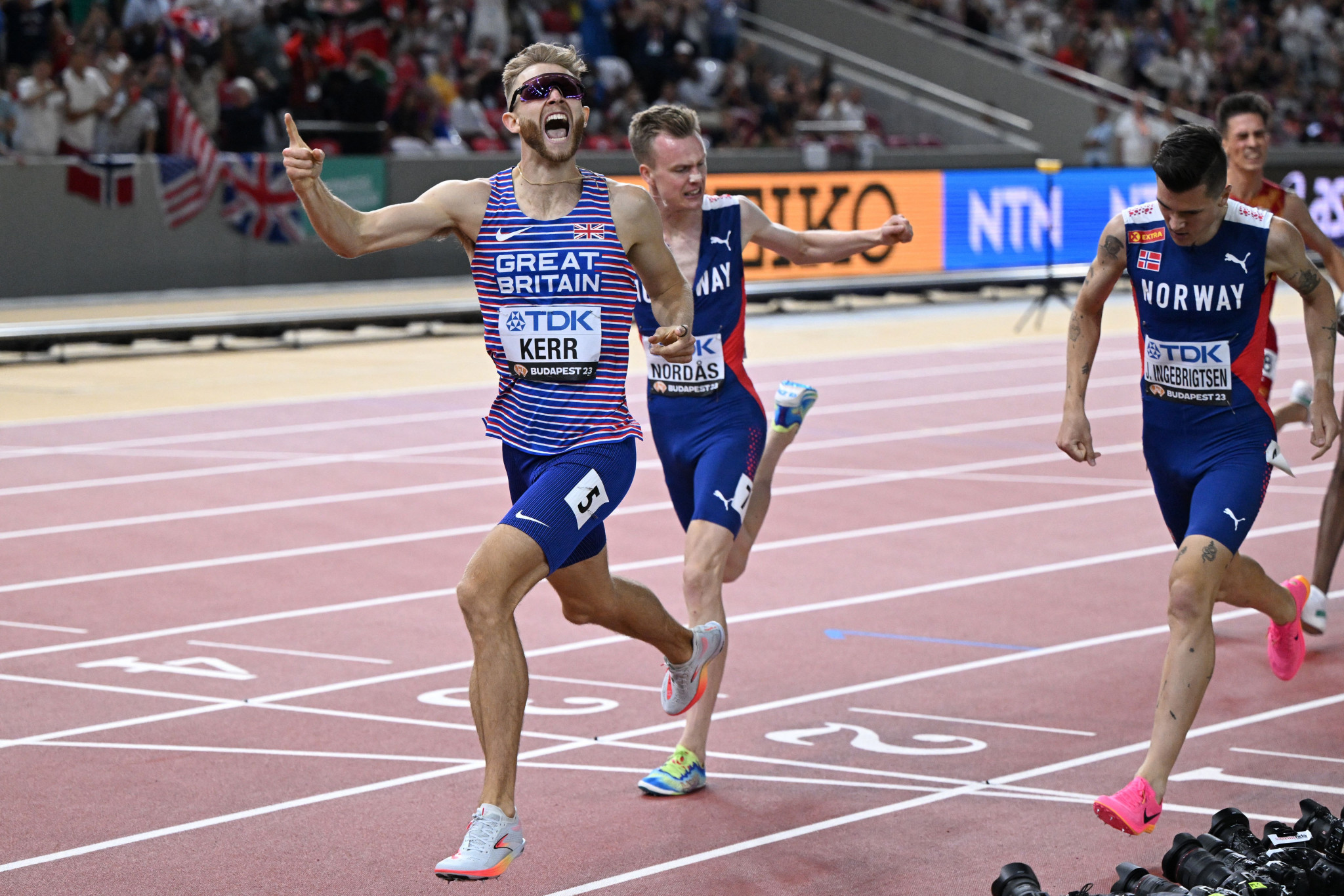 Ingebrigtsen stunned again at World Athletics Championships with Kerr 1500m gold