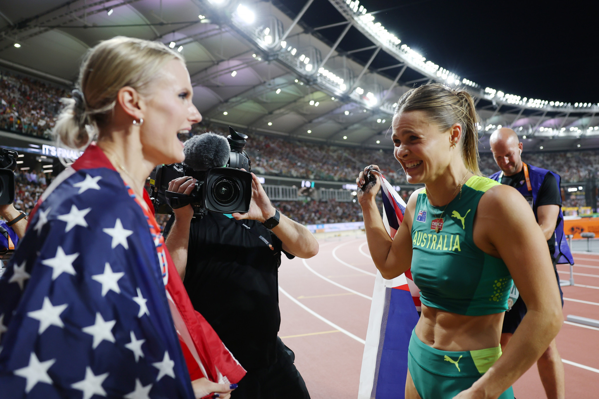 The United States' Katie Moon, left, and Australia's Nina Kennedy, right, shared women's pole vault gold in Budapest ©Getty Images