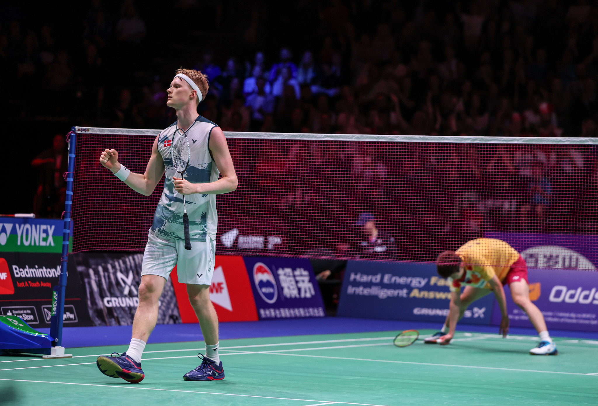 Antonsen digs deep to prevail but Danish trio lose at BWF World Championships
