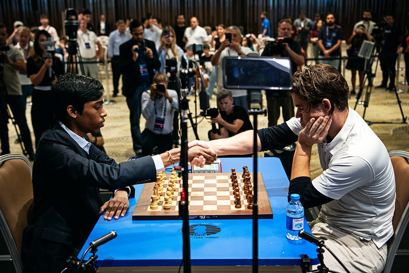 Carlsen wins first FIDE World Cup despite food poisoning