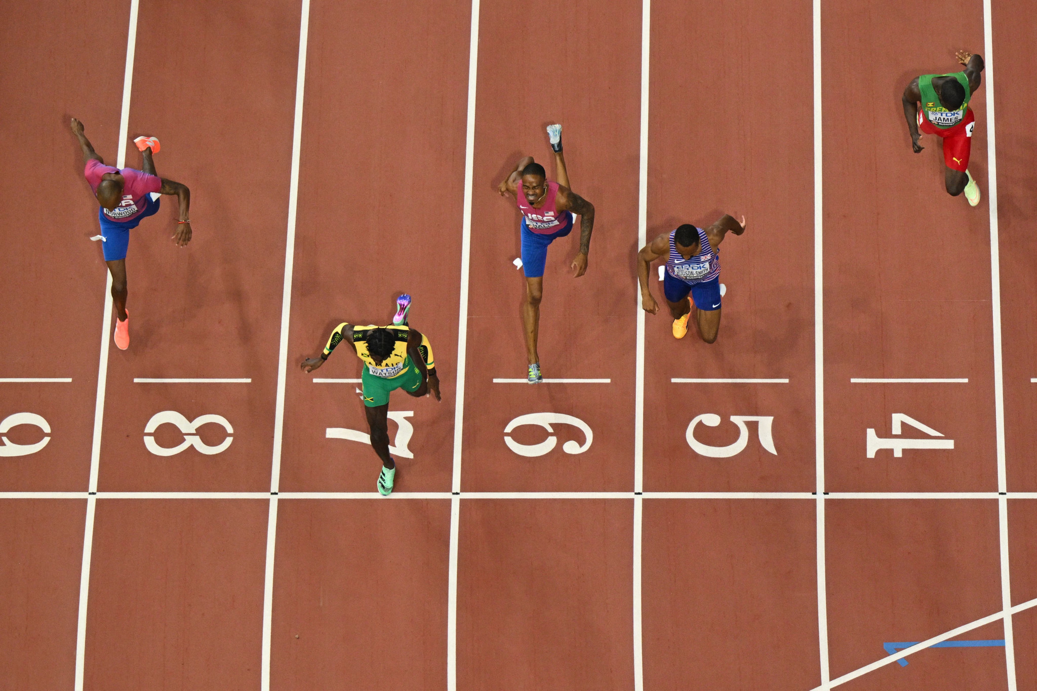 Jamaica's Antonio Watson, second left, took men's 400m gold ahead of Britain's Matthew Hudson-Smith, second right ©Getty Images
