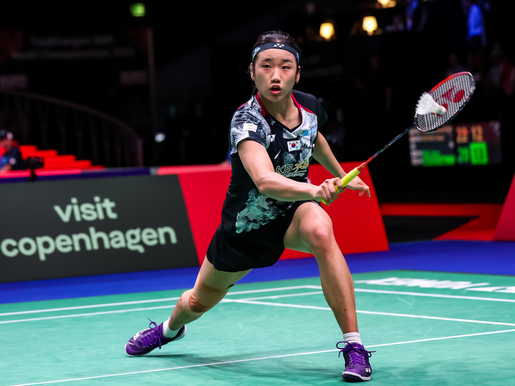Women's singles top seed An Se-young of South Korea did not have it all her own way in her success against American Beiwen Zhang ©Badmintonphoto