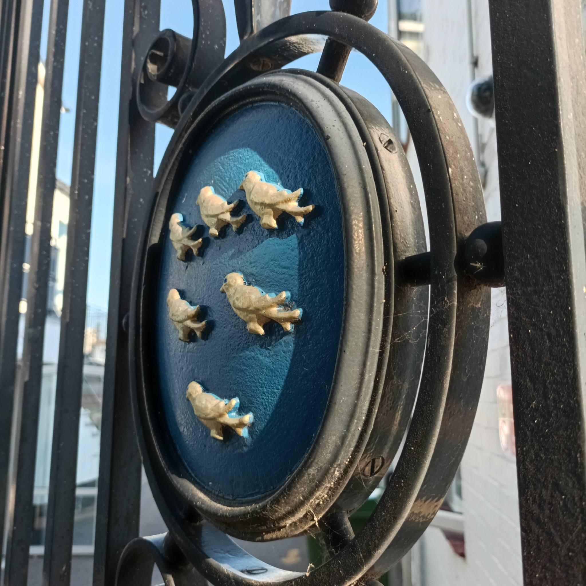The gates at Hove Cricket Ground display the crest of Sussex County Cricket Club which became a powerhouse of limited overs cricket in the early days ©ITG