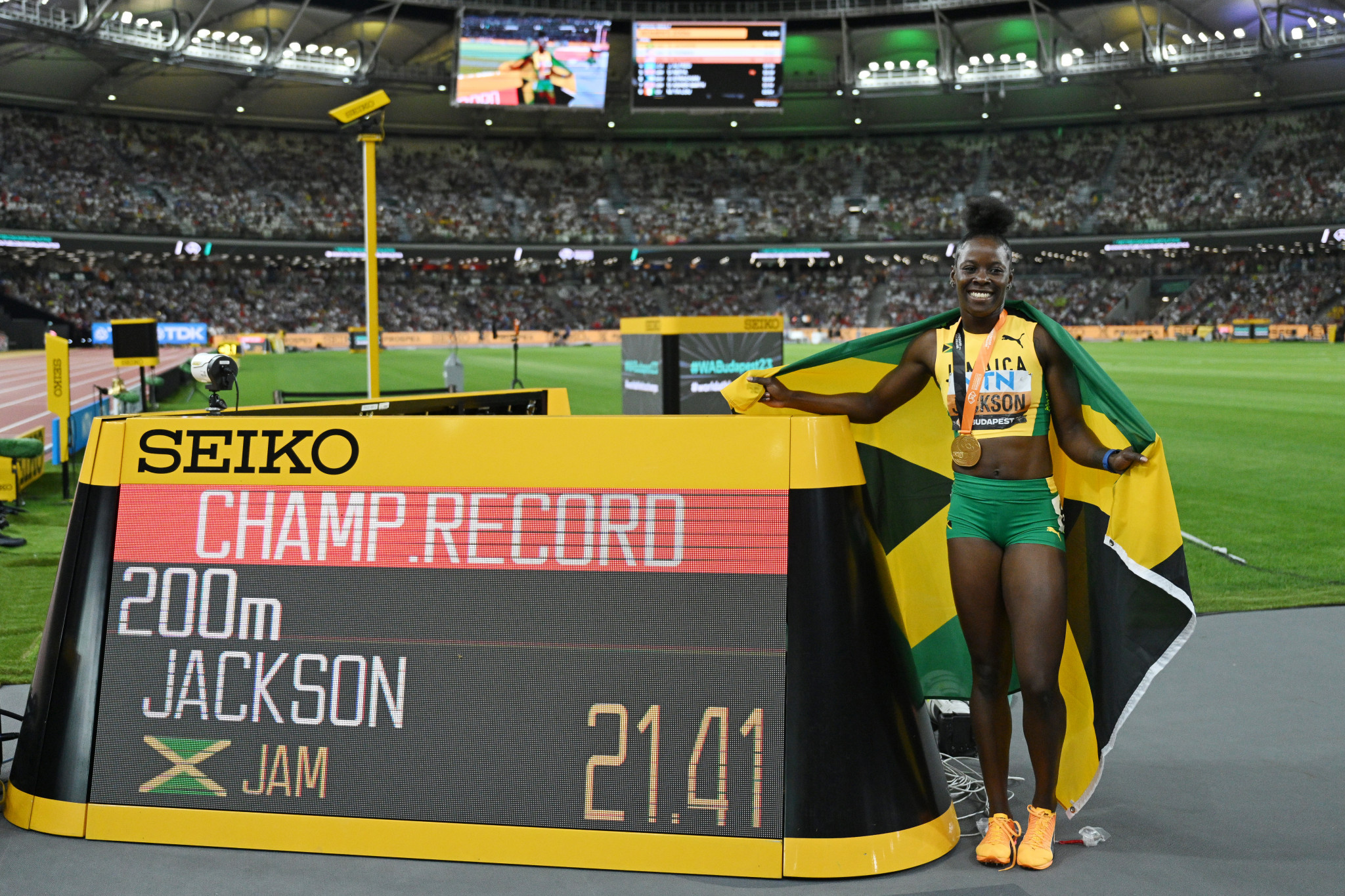 Jamaica's Shericka Jackson defended her women's 200m title in Championships record time of 21.41 ©Getty Images