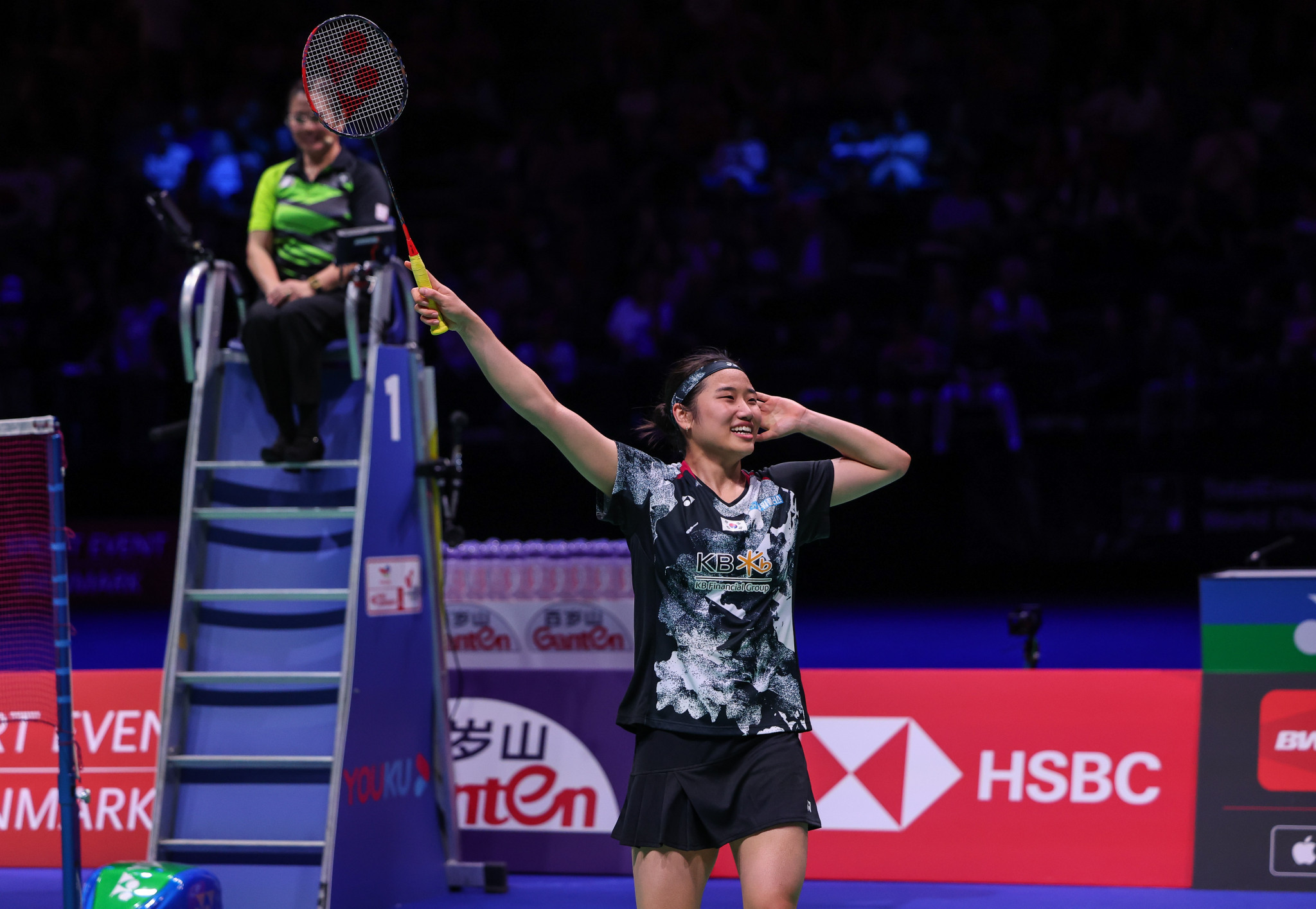 South Korea's top seed An Se-young celebrates after seeing off Chinese star Chen Yufei ©Badmintonphoto