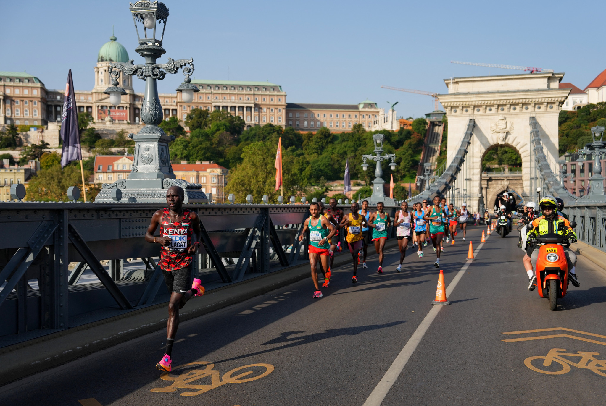The recently reopened Széchenyi Chain Bridge was among Budapest's landmarks used for the marathon races ©Getty Images