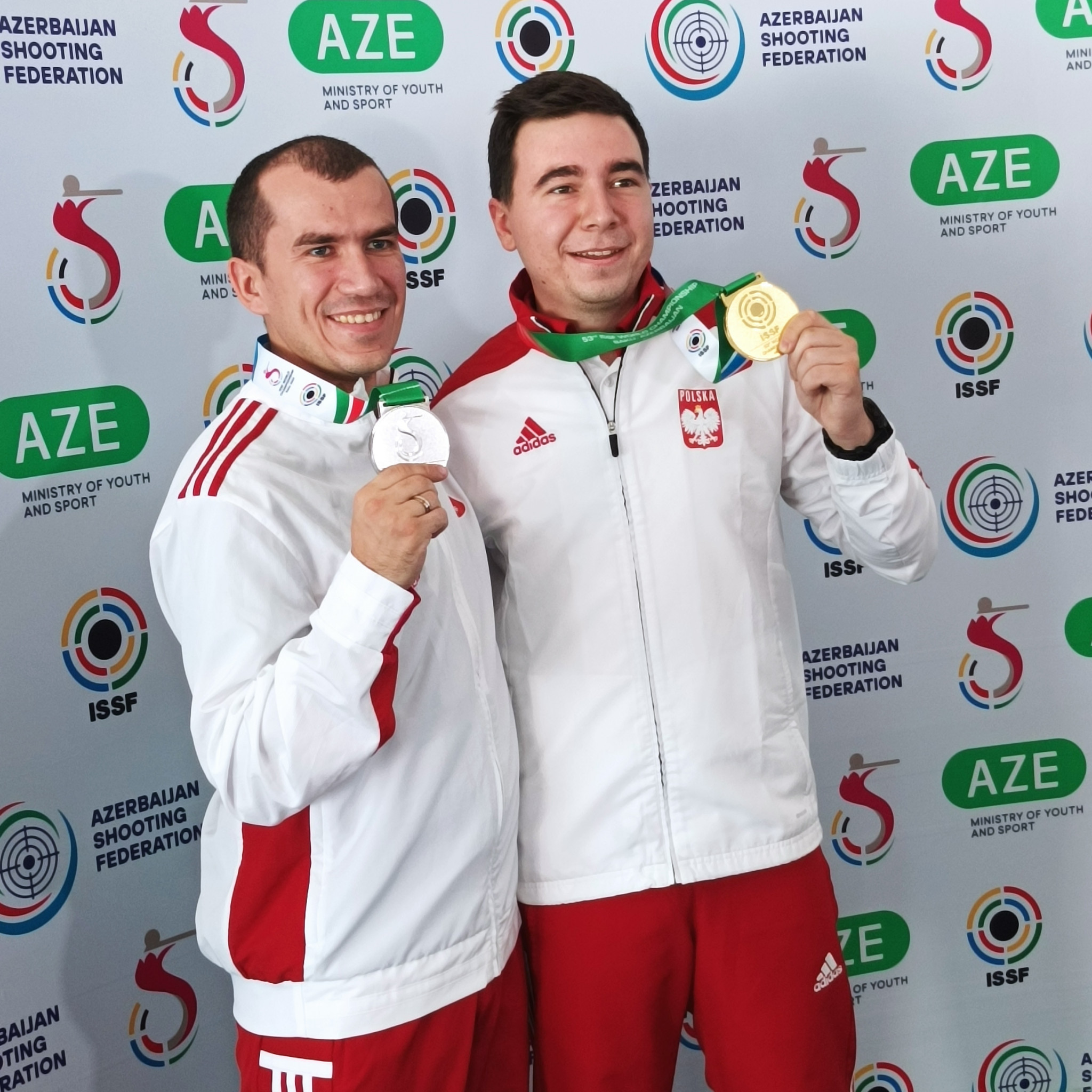 Polish delight as silver medallist Tomasz Bartnik joined world champion Maciej Kowalewicz to display their medals in Baku ©ITG