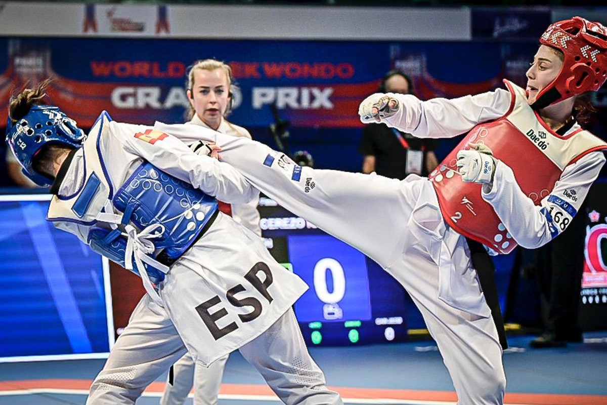 Merve Dincel, in red, won the women's under-49kg title at the Paris 2023 World Taekwondo Grand Prix ©World Taekwondo