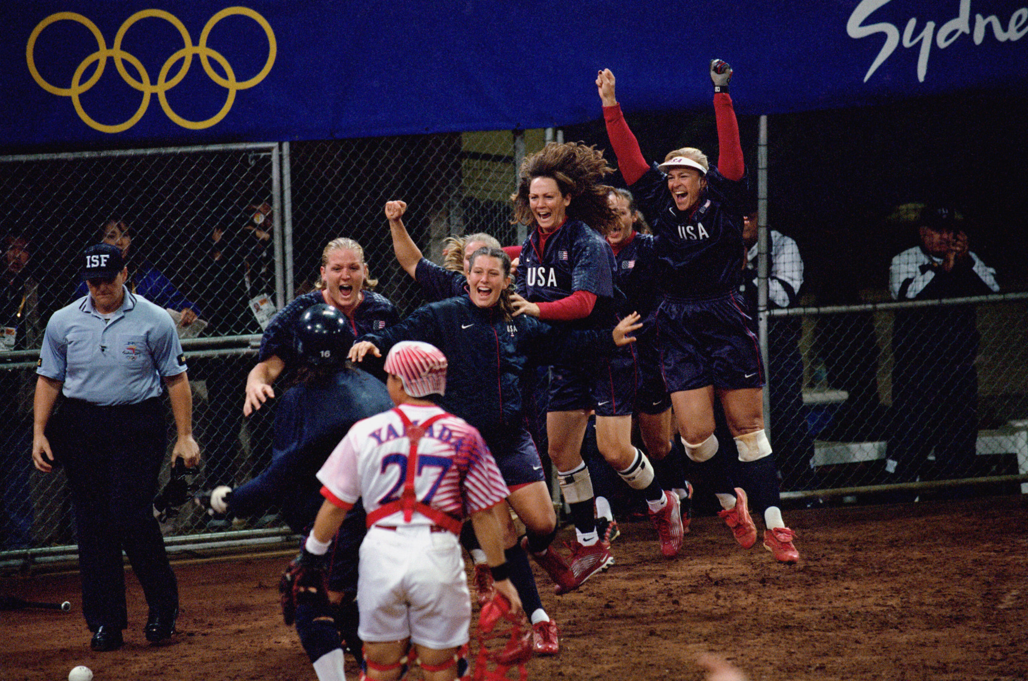 Umpire in Sydney 2000 Olympics women’s gold-medal game among inductees to Softball Canada Hall of Fame 