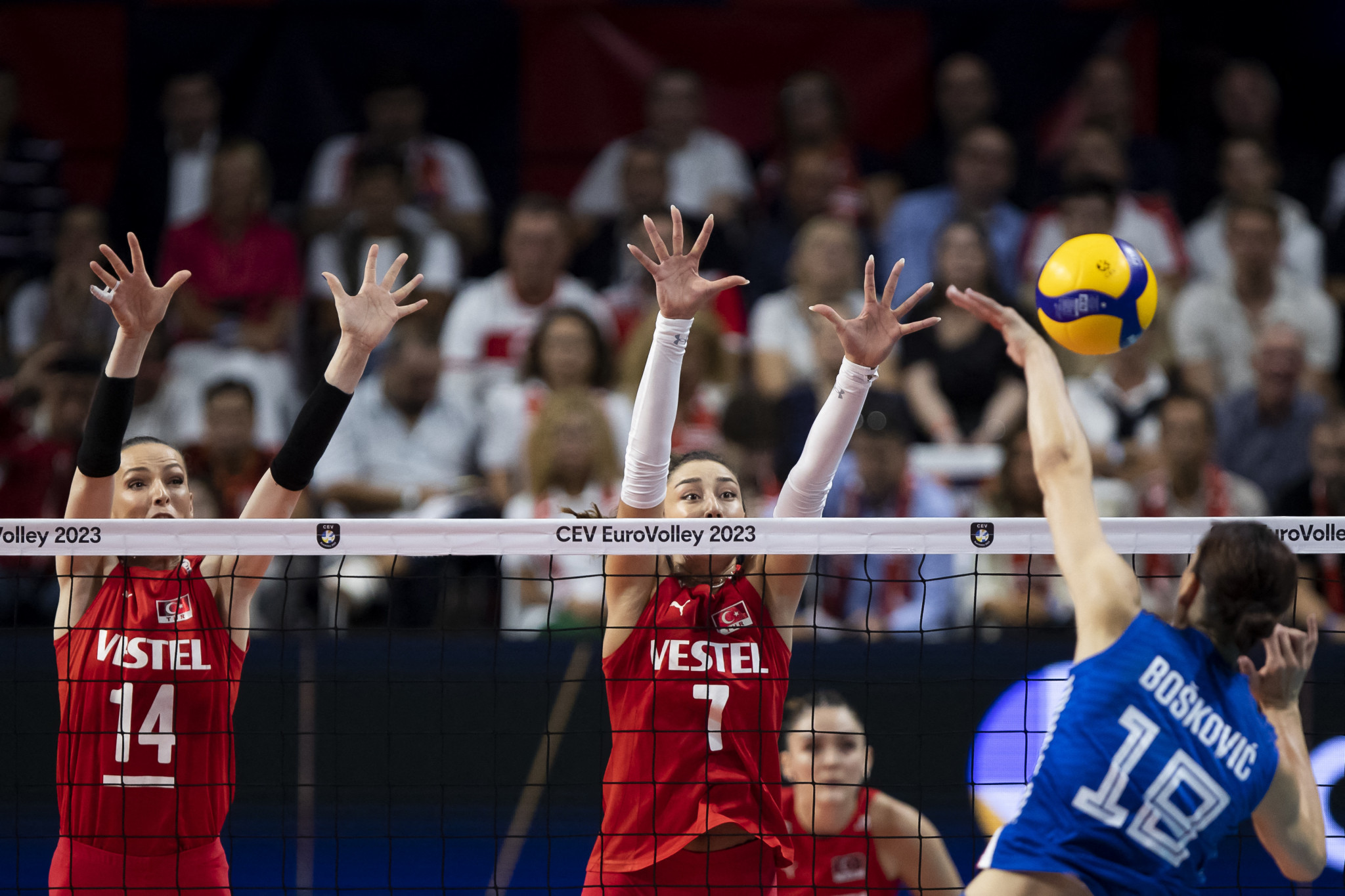 Turkey, playing in red, defeated Serbia to win the Women's European Volleyball Championship title for the first time ©Getty Images 