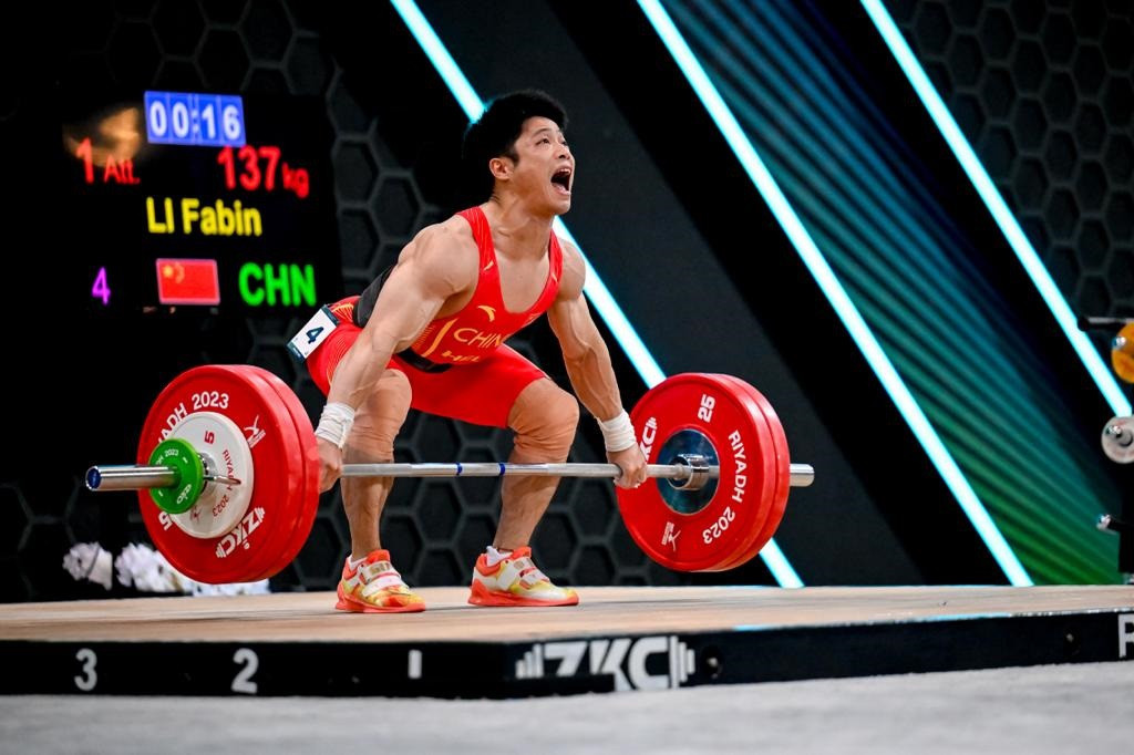 Glory for China, Italy and US on day of drama and red lights at IWF World Championships