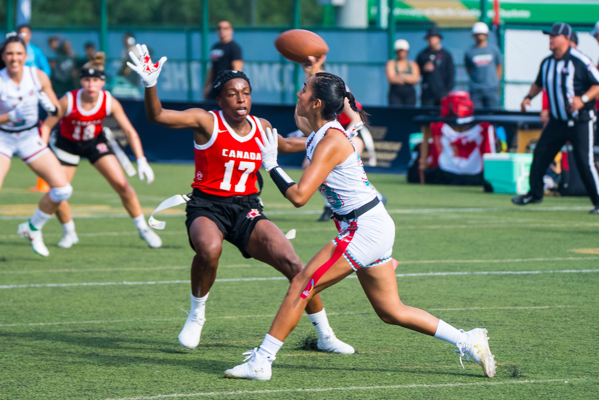 Flag football has enjoyed the support of NFL, who see Olympic inclusion as a powerful tool to help grow the sport, particularly among women ©IFAF