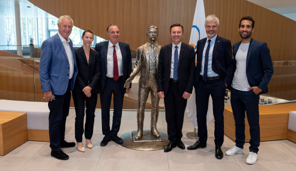 CNOSF President and IOC member David Lappartient, third right, formed part of the French delegation which visited Olympic House ©CNOSF