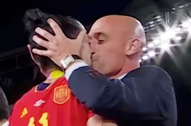 Luis Rubiales could face an additional charge of coercion after allegedly trying to force Jenni Hermoso to support him after the scandal erupted ©Twitter
