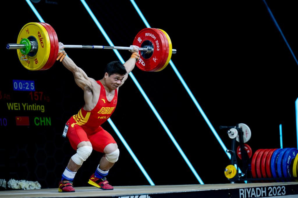 Wei Yinting finished second in the men's 73kg category despite only making two good lifts ©IWF