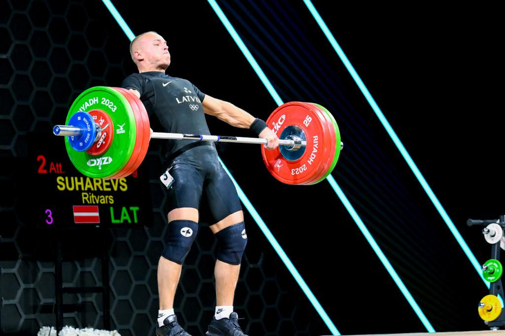 Latvia's Ritvars Suharevs made his first two snatches on the way to claiming bronze ©IWF