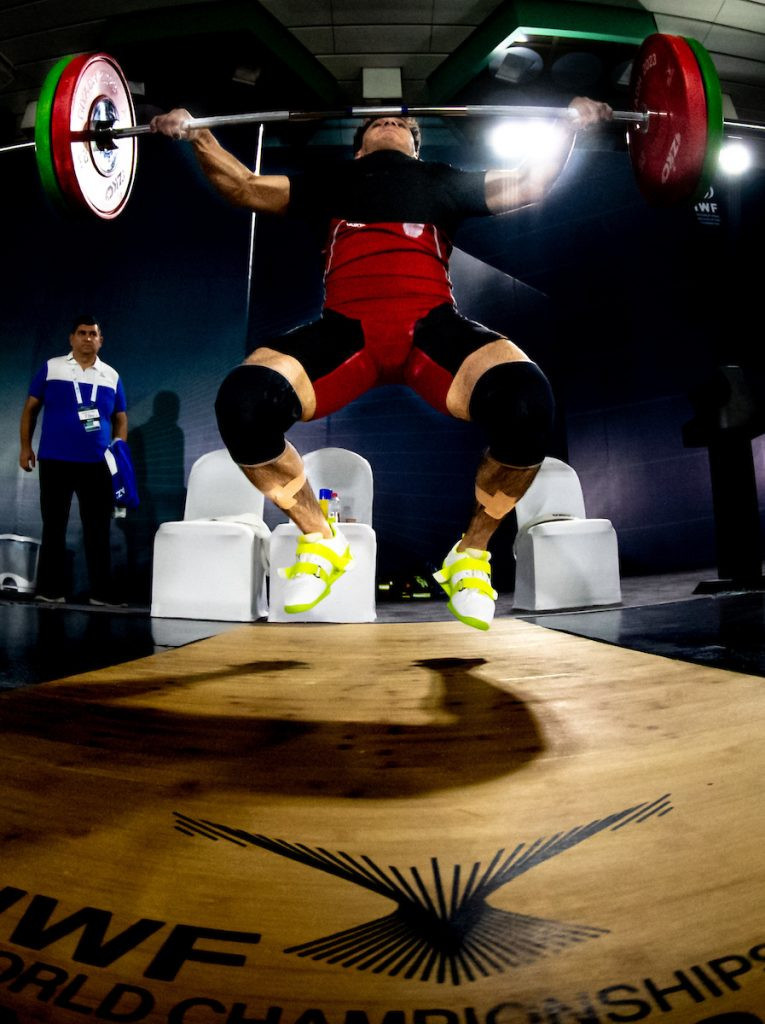 Azerbaijan's Omar Javadov was off the ground as he made his lift at the IWF World Championships ©Giorgio Scala/Deepbluemedia