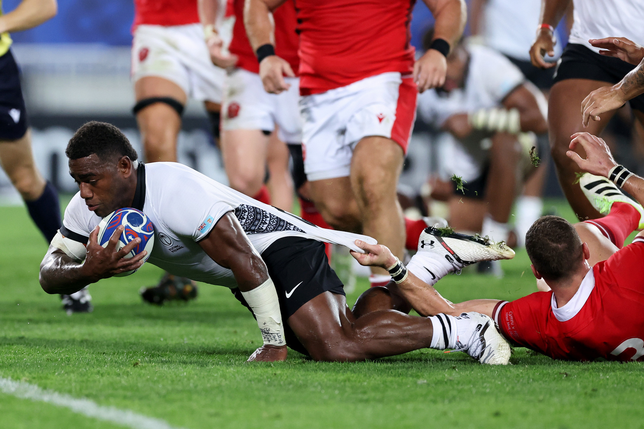 Josua Tuisova powers over to give Fiji a chance of a comeback victory ©Getty Images