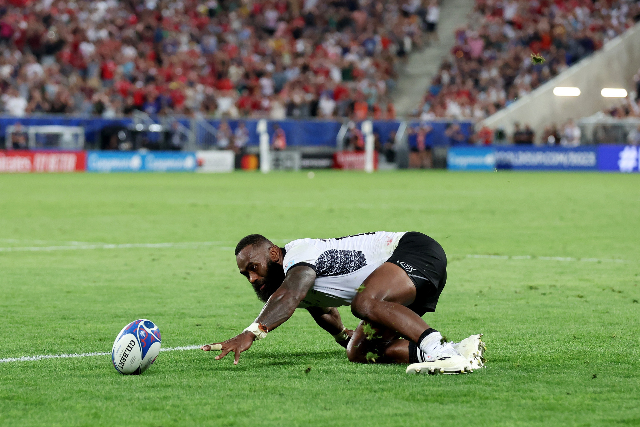 Fijian star Semi Radradra drops the ball to hand Wales a 32-26 victory ©Getty Images