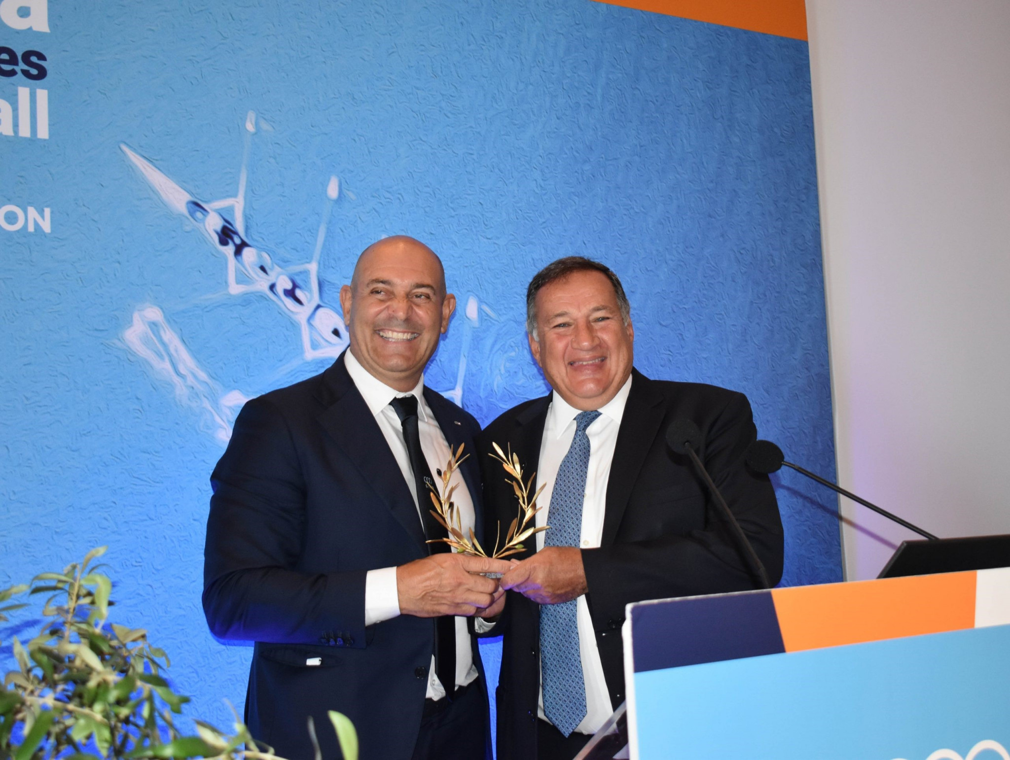 EOC President Spyros Capralos, right, has called on the ICMG to end a longstanding issue regarding the omission of Israel and Palestine from its major multi-sport event ©EOC