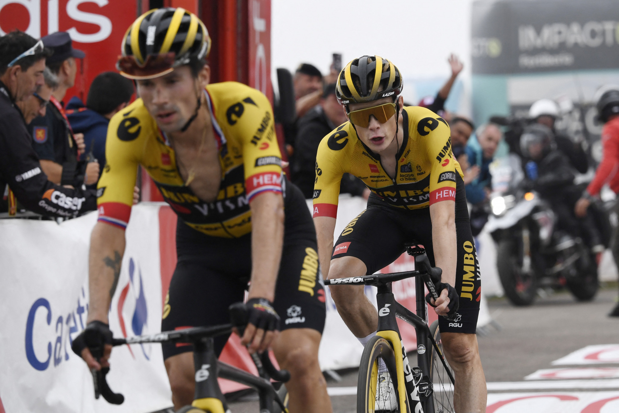 Jumbo-Visma red jersey battle intensifies on Vuelta a España with Roglič stage 17 win 