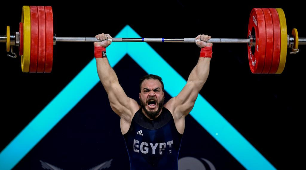 Egyptian Karim Abokahla won the clean and jerk in the men's 96kg category on total ©IWF