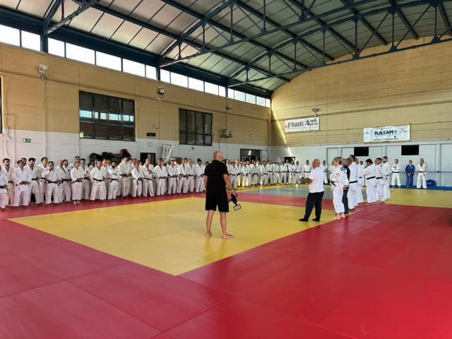 Italy has launched a project to improve standards of refereeing in judo across the country, including this session in Naples ©IJF