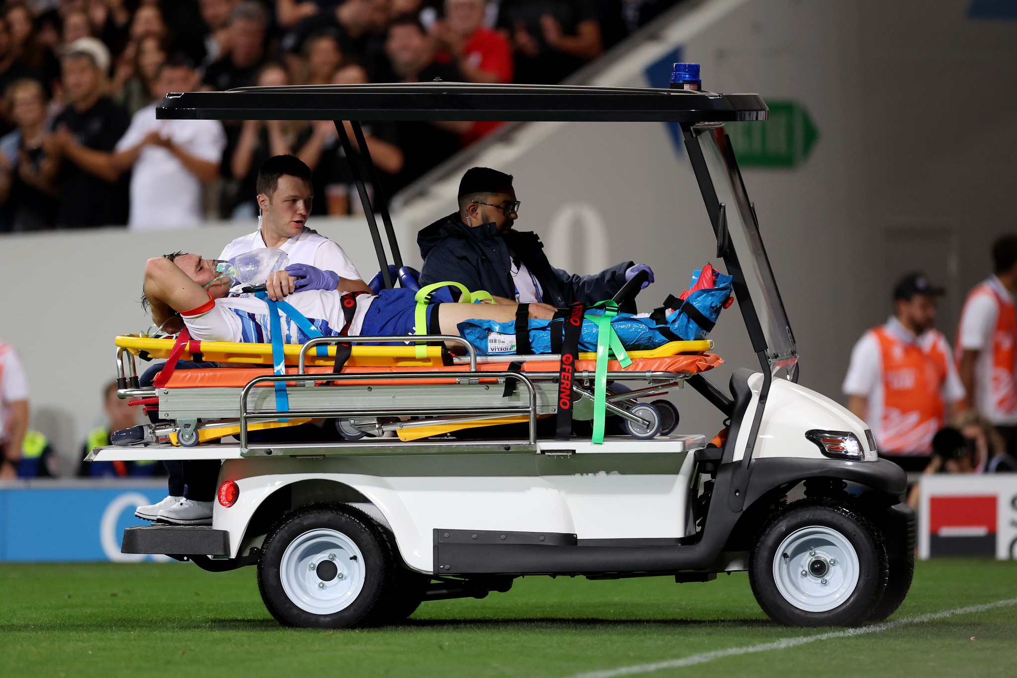 Le Roux Malan was taken off the pitch following a serious ankle injury ©Getty Images