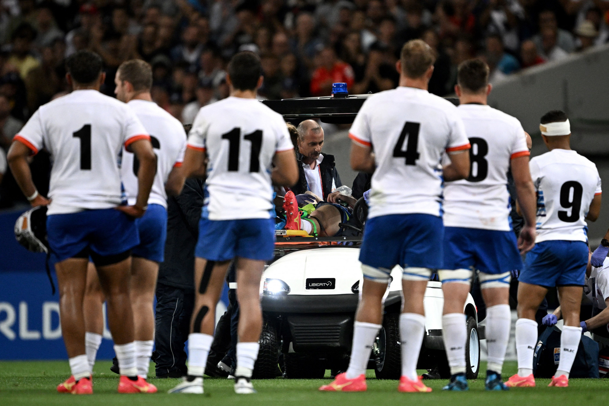 
The match was stopped for around seven minutes as the Roux Malan received treatment before being taken off ©Getty Images