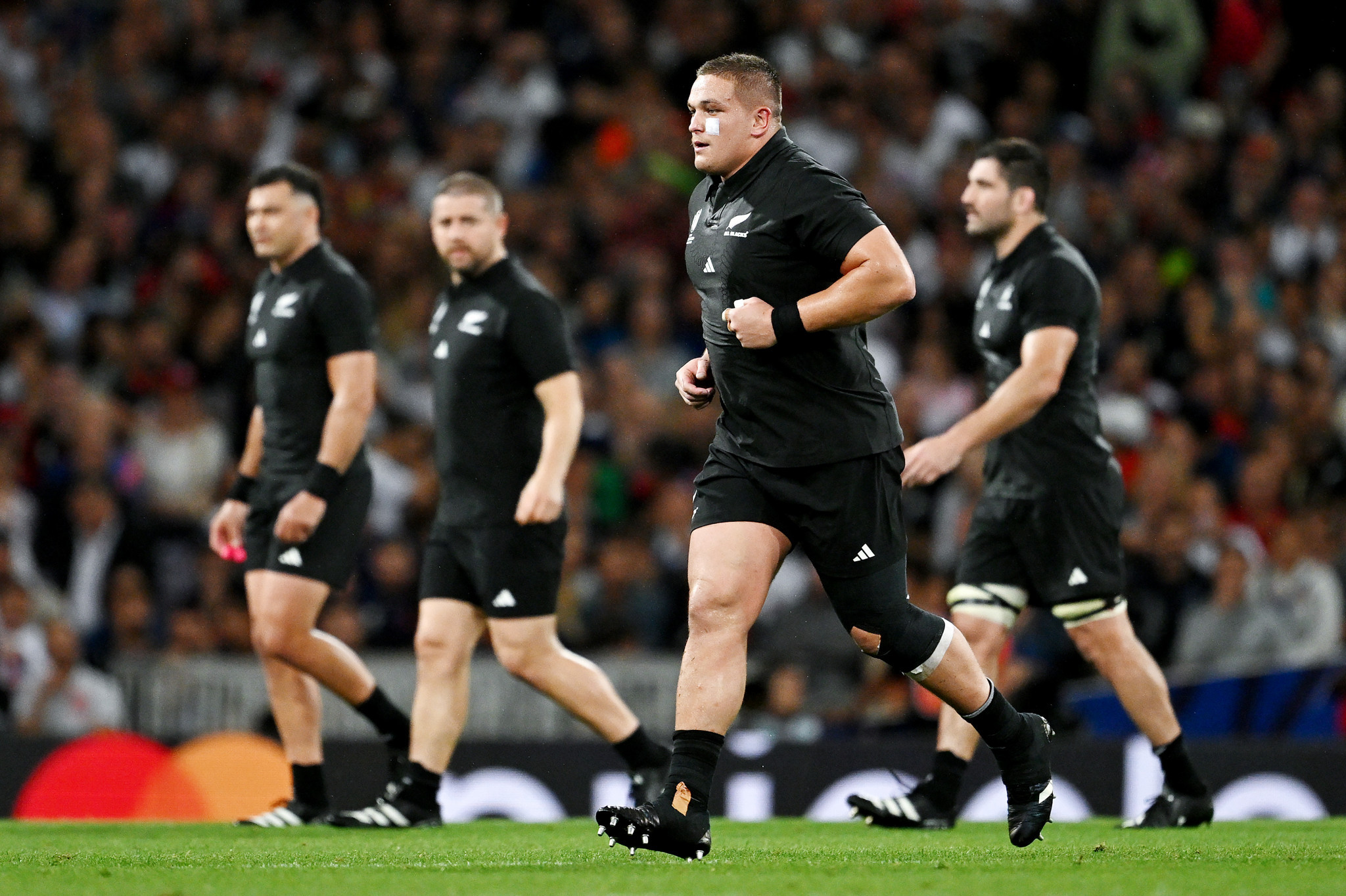 There was more drama in the game as Ethan de Groot of New Zealand was shown a red card for a high tackle on Adrian Booysen ©Getty Images