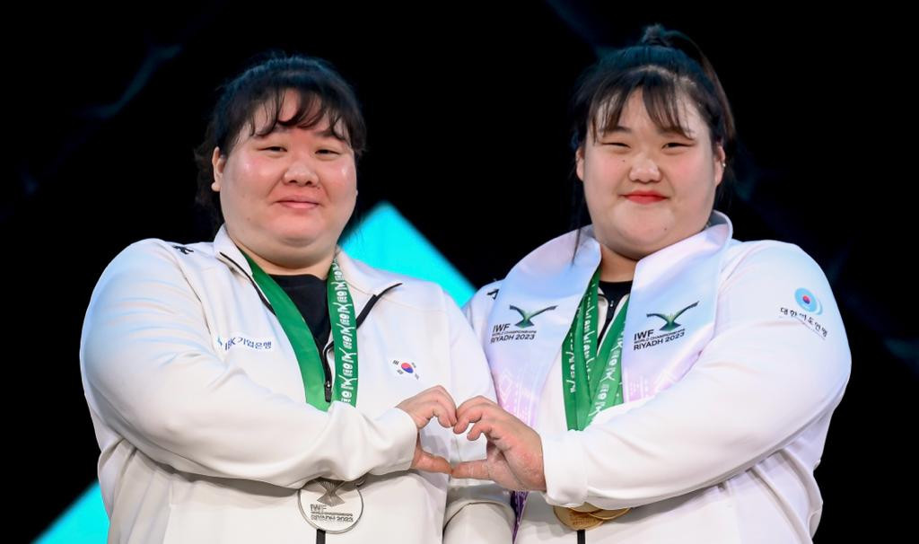 Park Hyejeong from South Korea, right, won the super-heavyweight world title today ©Brian Oliver