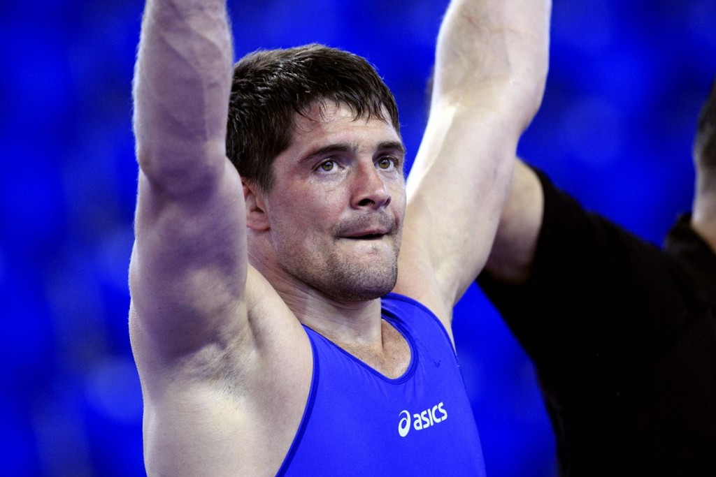 Athens 2004 Olympic champion secures Rio 2016 spot at European wrestling qualifier 