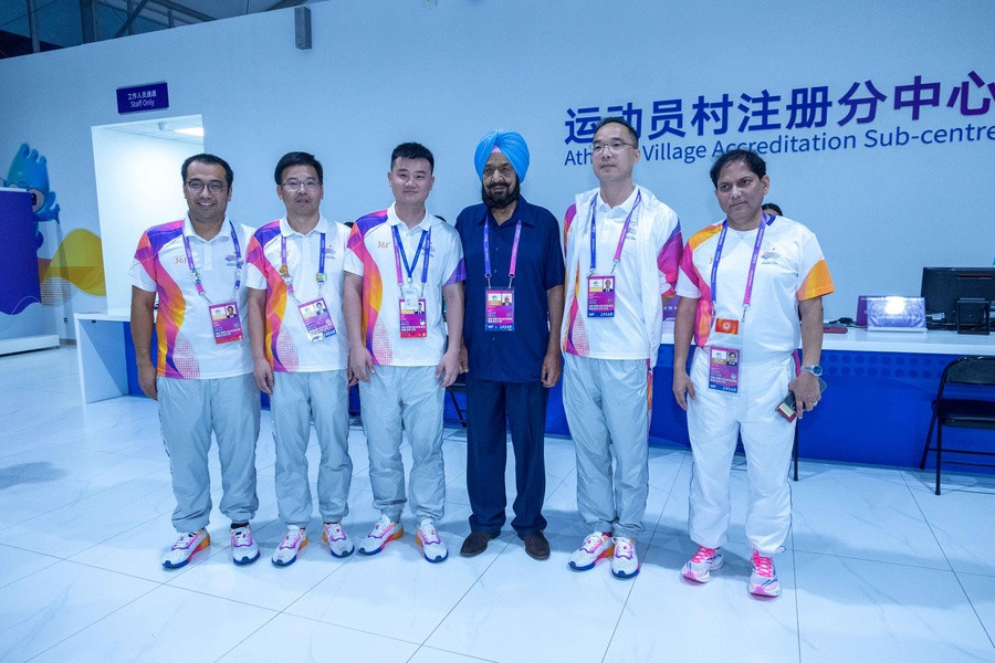 OCA Acting President tours Hangzhou 2022 Athletes' Village as daughter prepares to move in
