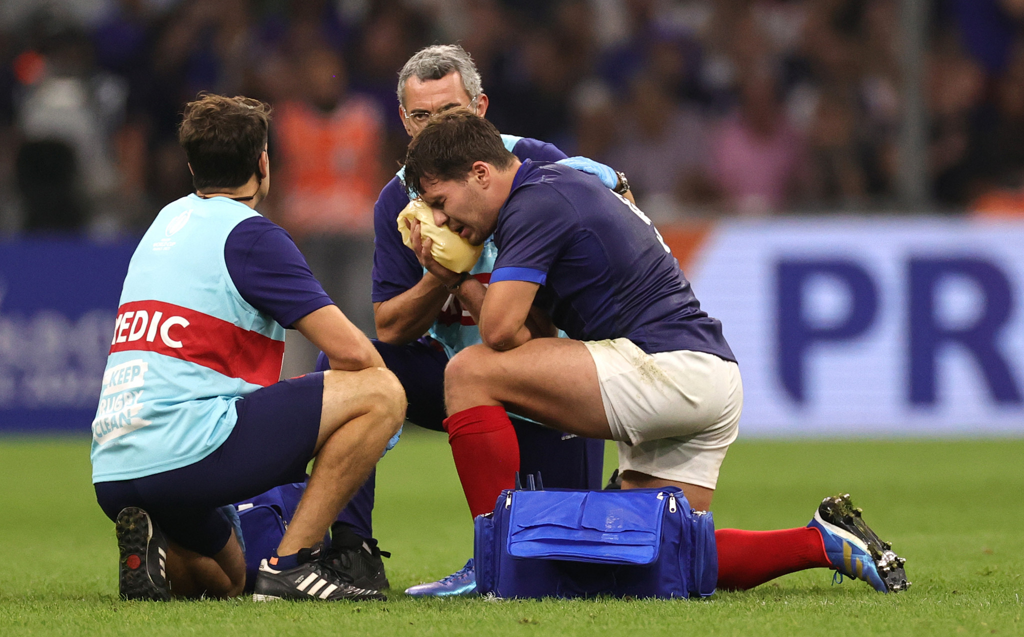 France captain Antoine Dupont had to leave with a head injury following a reckless challenge from Namibian counterpart Johan Deysel ©Getty Images