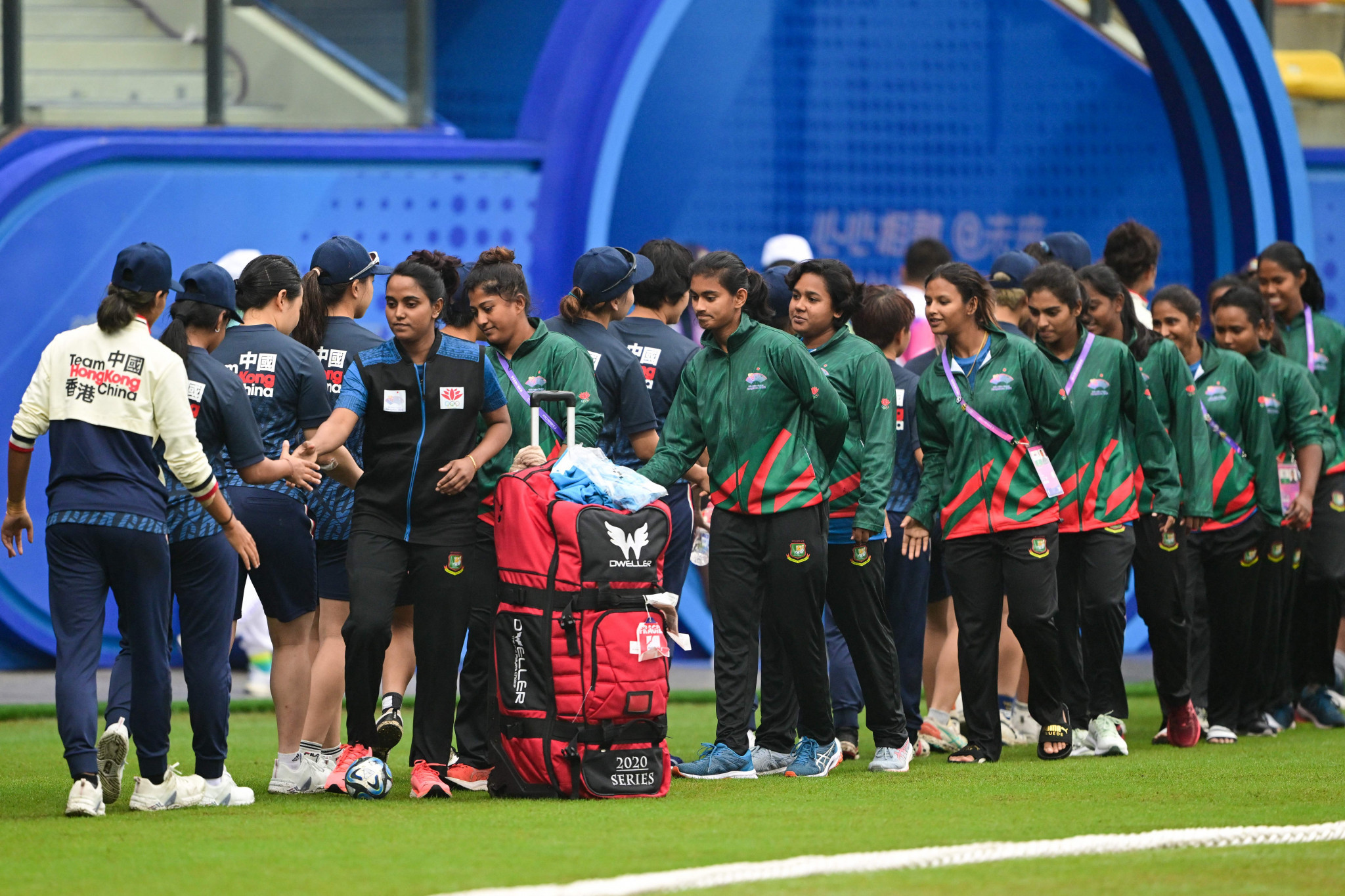 Bangladesh prepared to face Hong Kong in a hotly-anticipated women's cricket quarter-final ©Getty Images