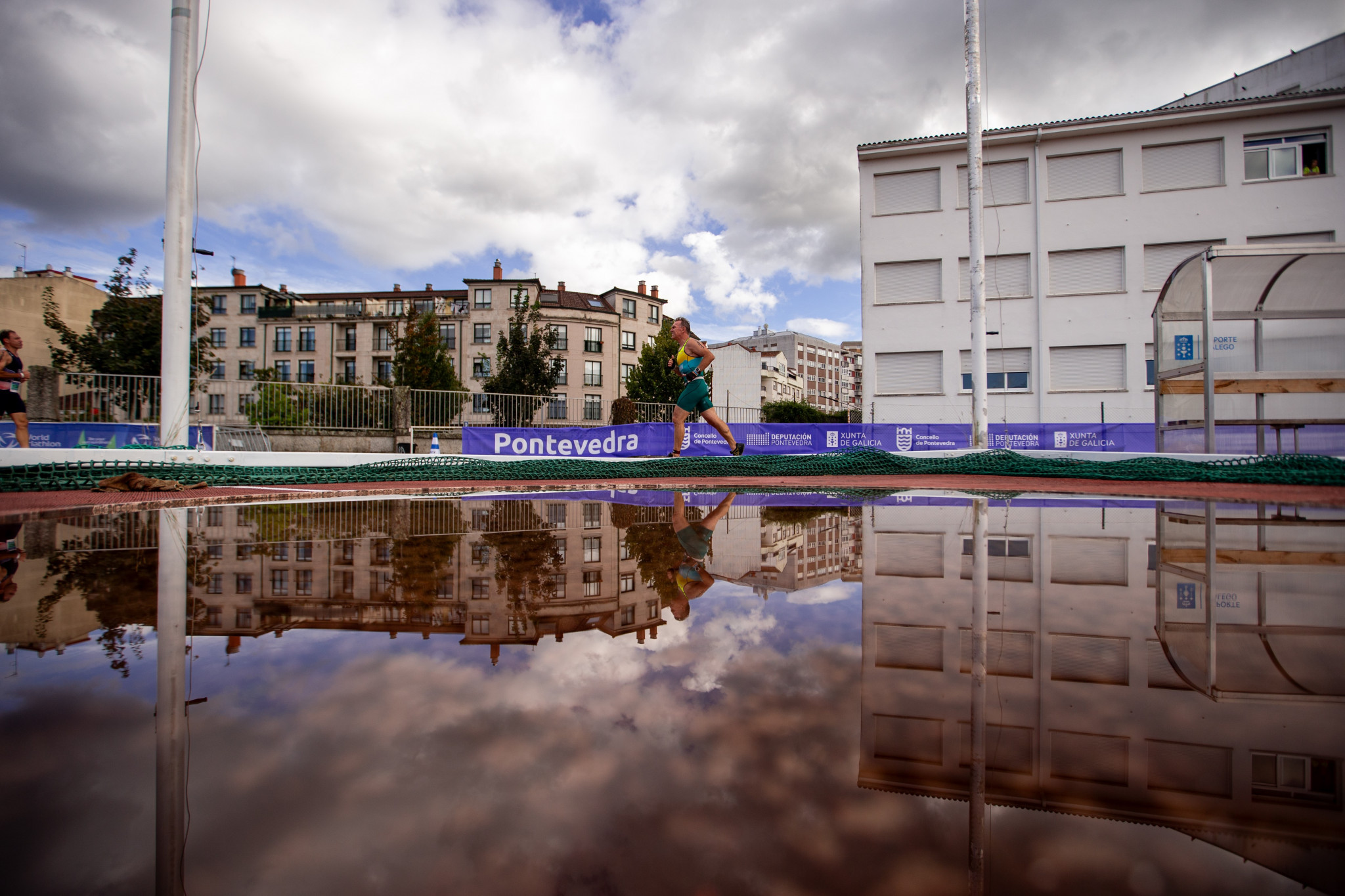Weather was fair for most of the first day in Pontevedra, but there was a brief torrential downpour ©World Triathlon
