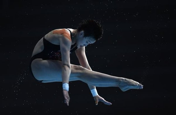 Fifteen-year-old Chinese star claims superb victory at FINA Diving World Series