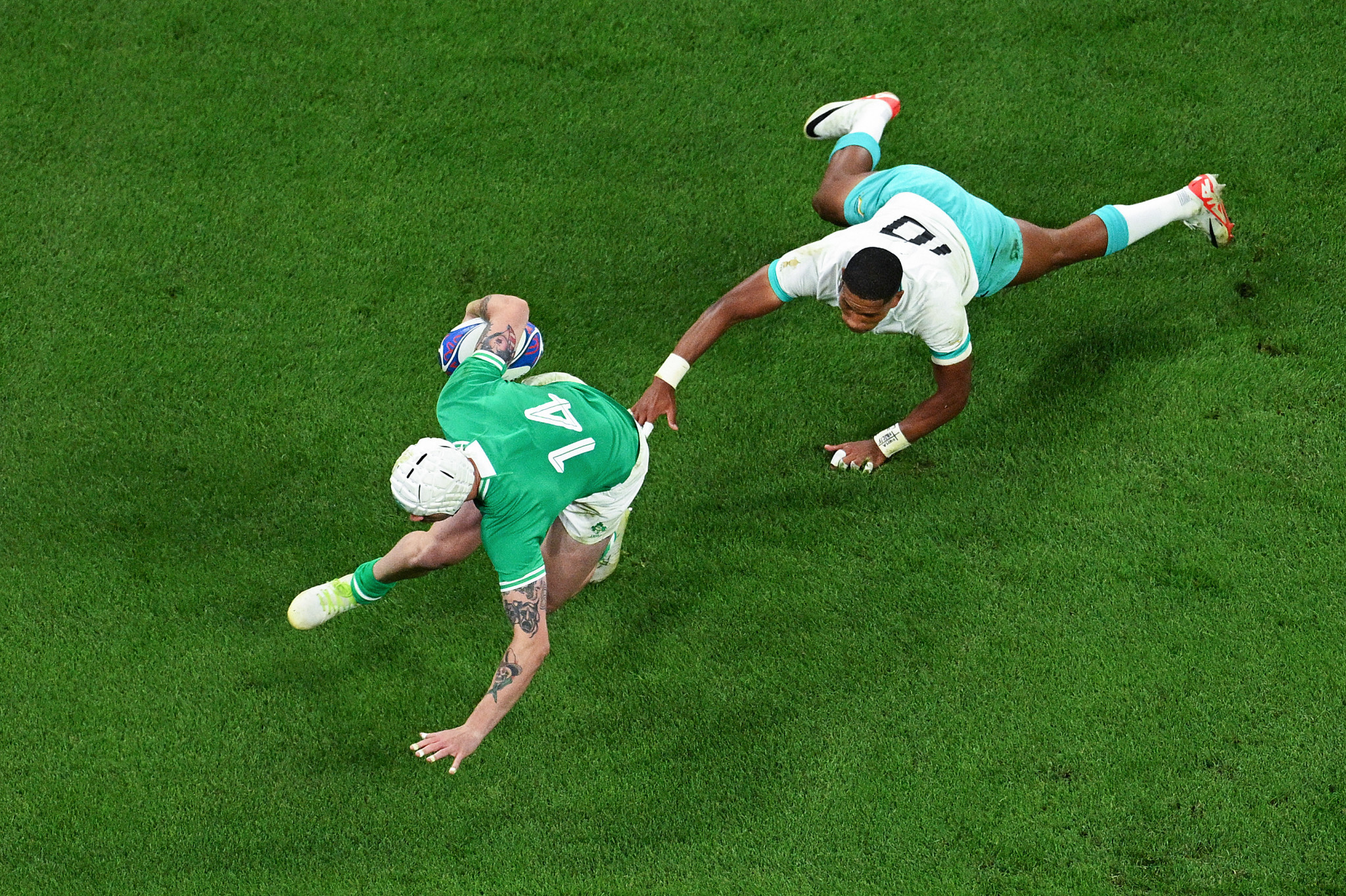 World number one side Ireland overpower holders South Africa at Rugby World Cup