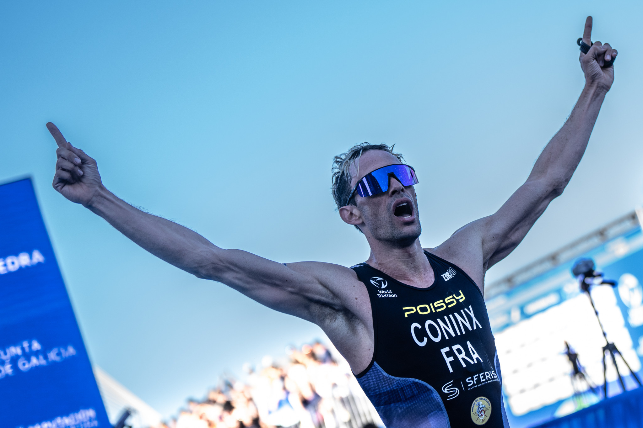France's Dorian Coninx was crowned men's world champion in a thriling race in Pontevedra, with Britain's Alex Yee and New Zealand's Hayden Wilde denied for the second year running ©World Triathlon