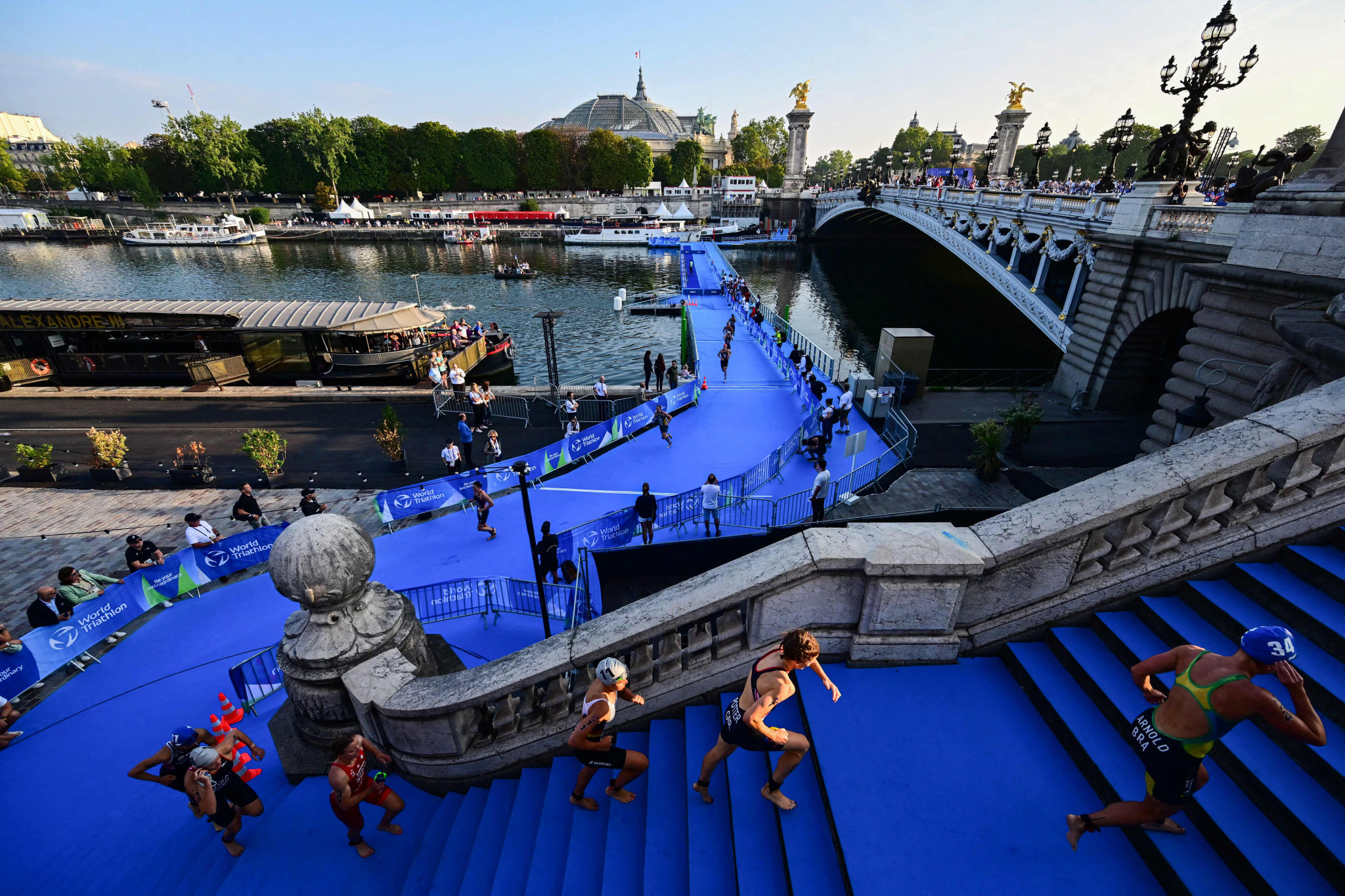 The Seine was used for the men's and women's competitions at the Paris 2024 triathlon test event, but not for the mixed relay or Para triathlon competitions ©Getty Images