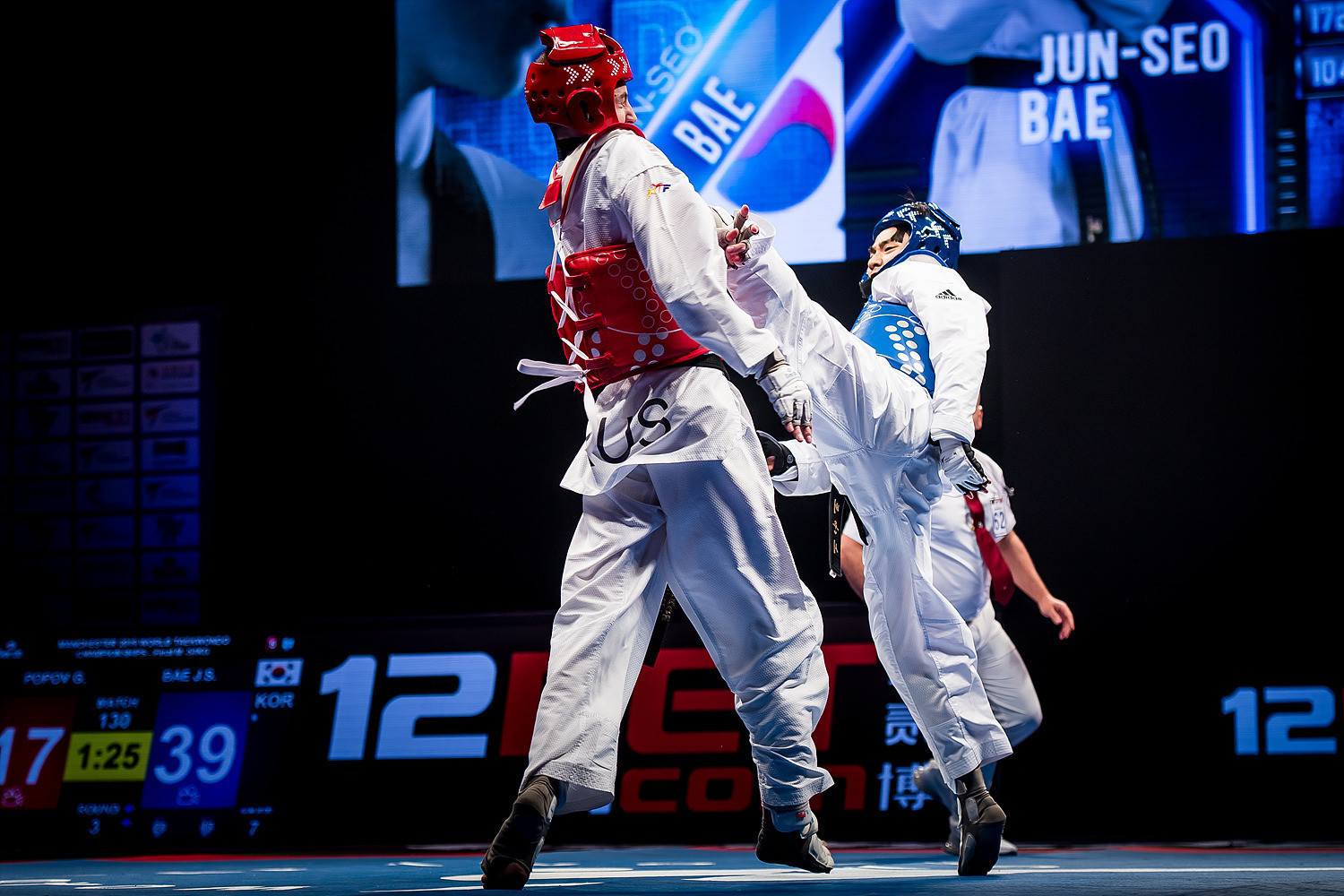 Bae Jun-seo won a maiden world title aged 18 ©World Taekwondo