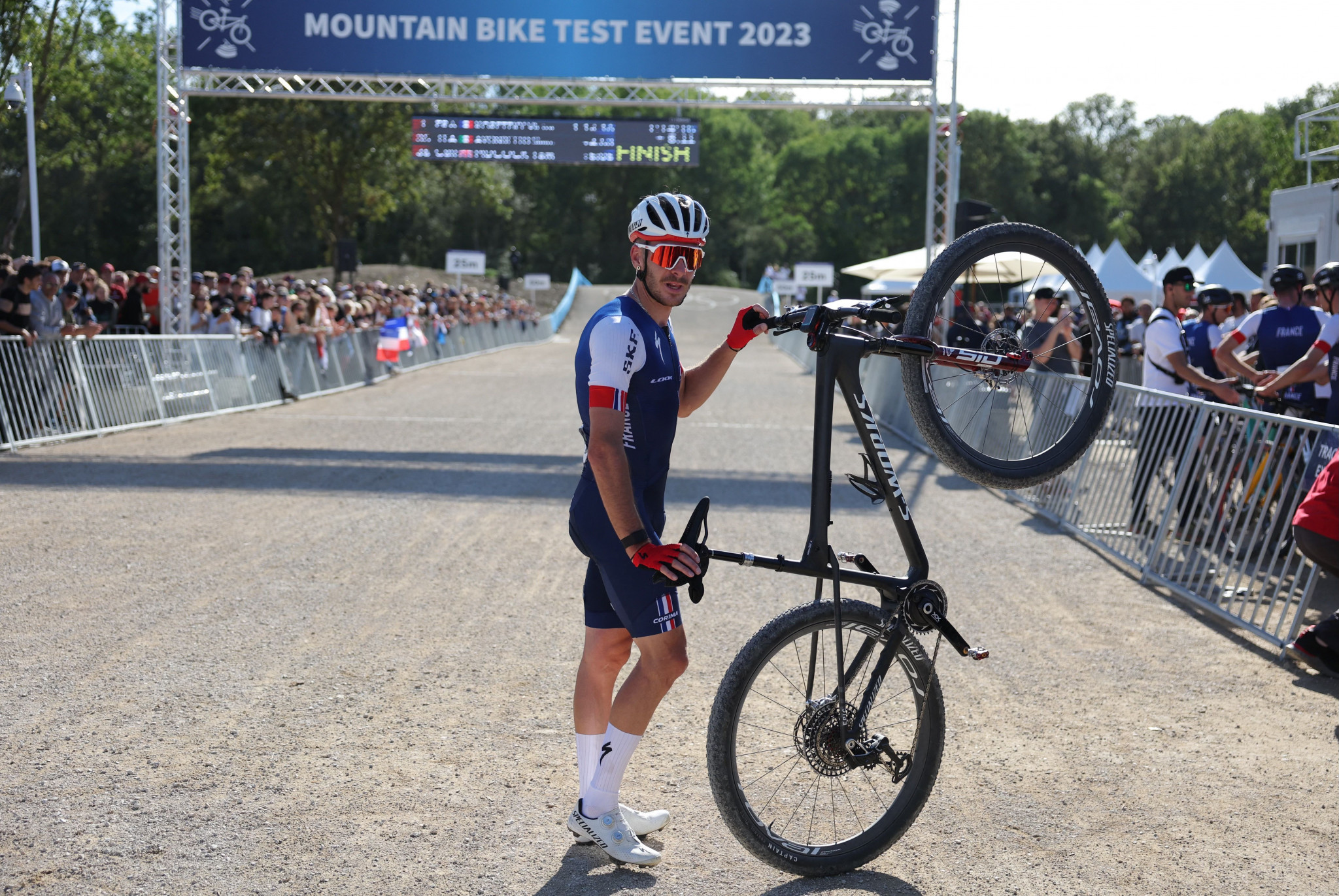 Victor Koretzky won the men's Paris 2024 mountain bike test event at Élancourt Hill ©Getty Images