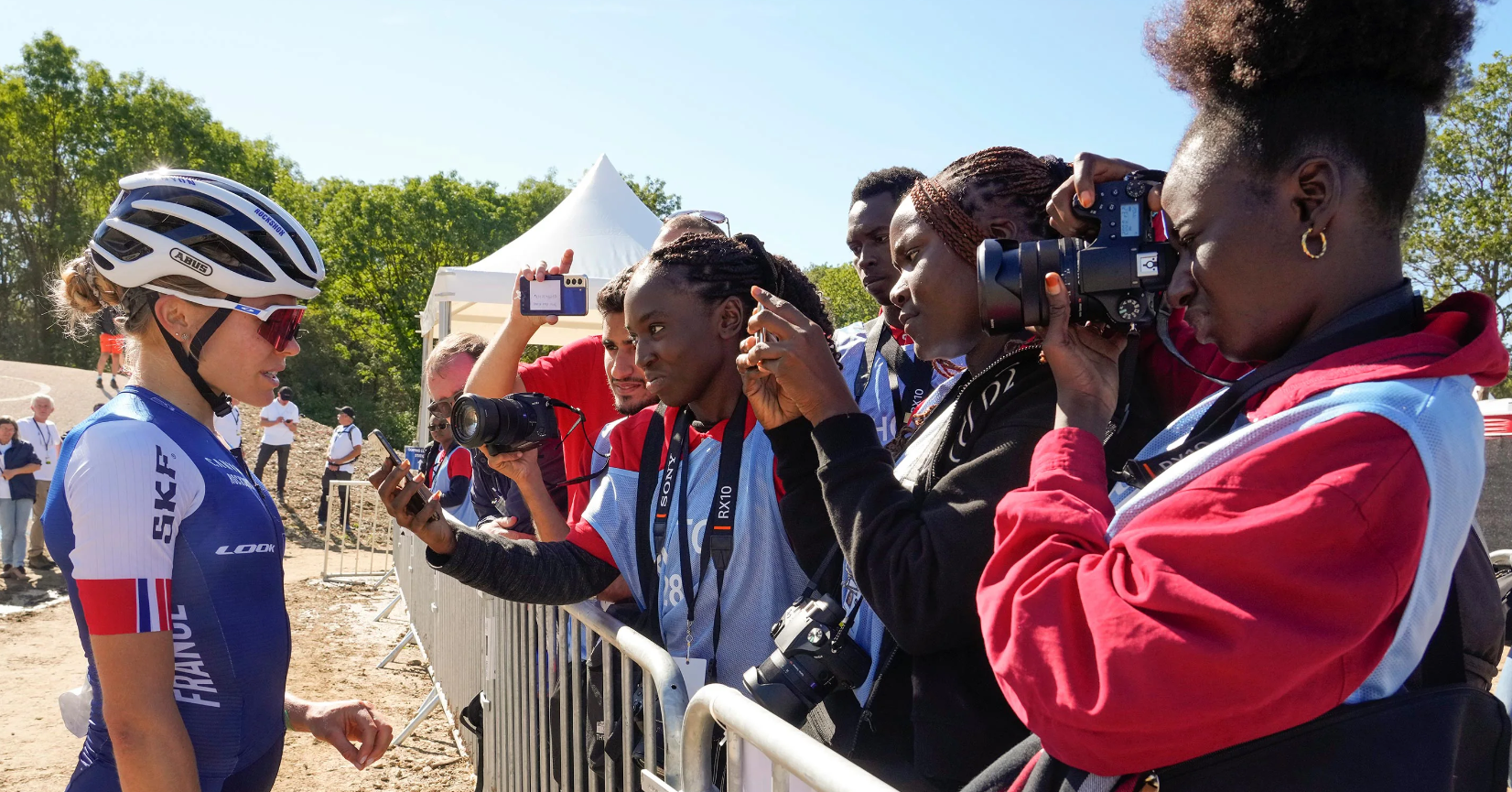 Journalists involved in the Dakar 2026 YOG young reporters scheme got in some practice at the Mountain Bike Paris 2024 Test event this month ©IOC