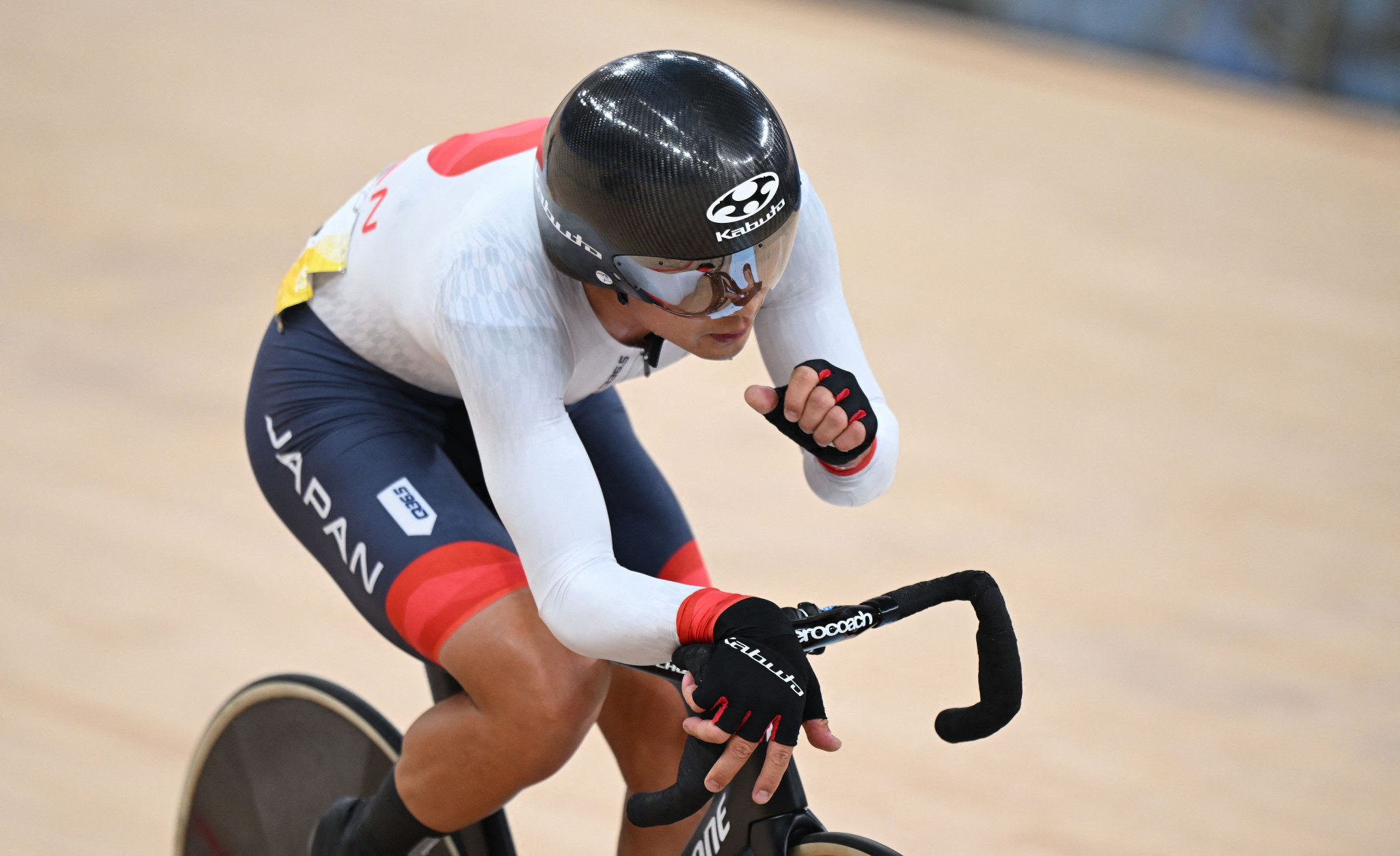 Kazushige Kuboki topped the standings in the men's omnium final to complete a Japanese track cycling hat-trick of golds on the day ©Getty Images