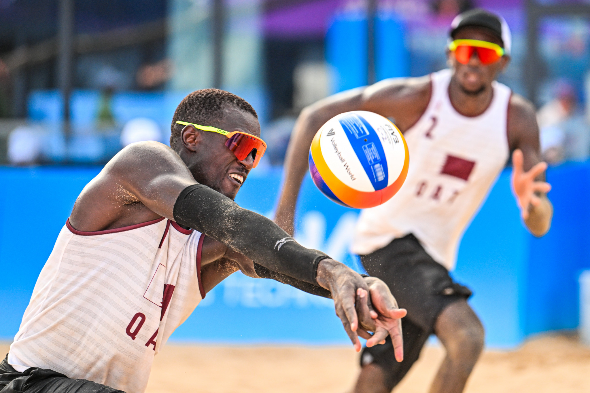 Cherif Samba, left, and Ahmed Janko of Qatar retained the men's beach volleyball title with victory over China's Mutailipu Abuduhalikejiang and Wu Jiaxin ©Hangzhou 2022
