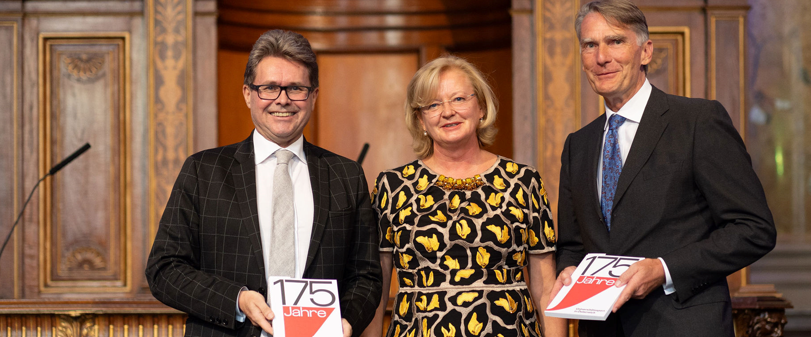 Martin Polaschek, Federal Minister of Education, Science and Research; Hemma Angerer, Acting President Unisport Austria and Sebastian Schütze, Rector of University Vienna, pictured at the 175th anniversary celebration of Unisport Austria ©Unisport Austria
