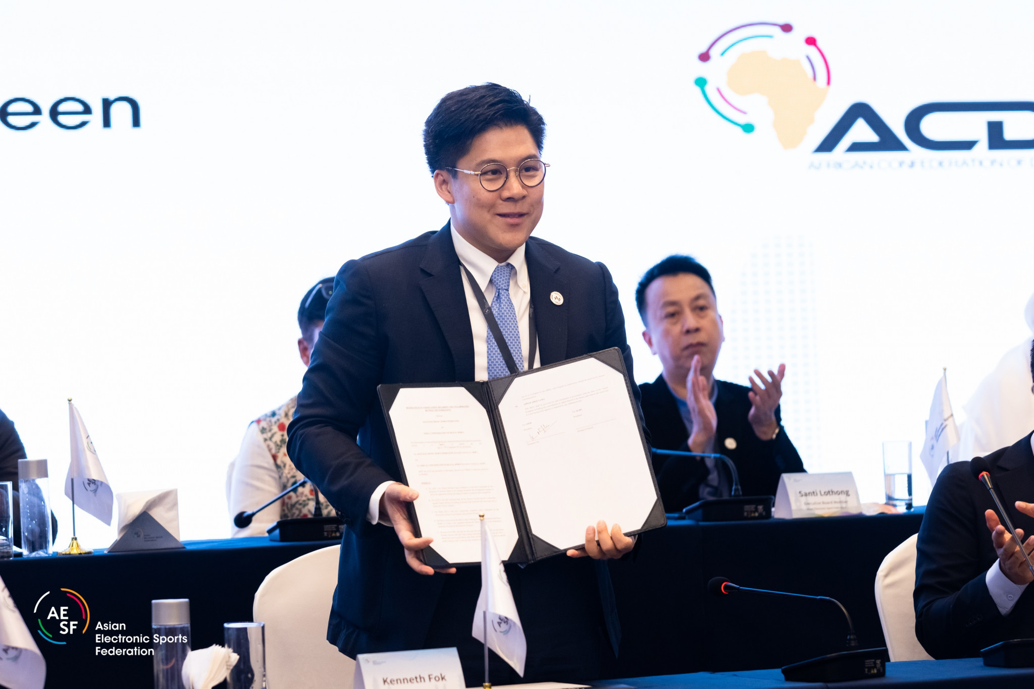 AESF President Kenneth Fok signed a Memorandum of Understanding with the African Confederation of Digital Sports ©AESF