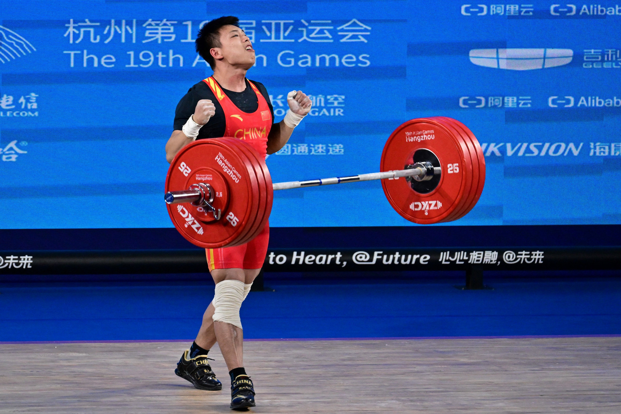Chen Lijun of China won the men's 67 kilograms title after North Korean lifters missed chances in Hangzhou ©Getty Images