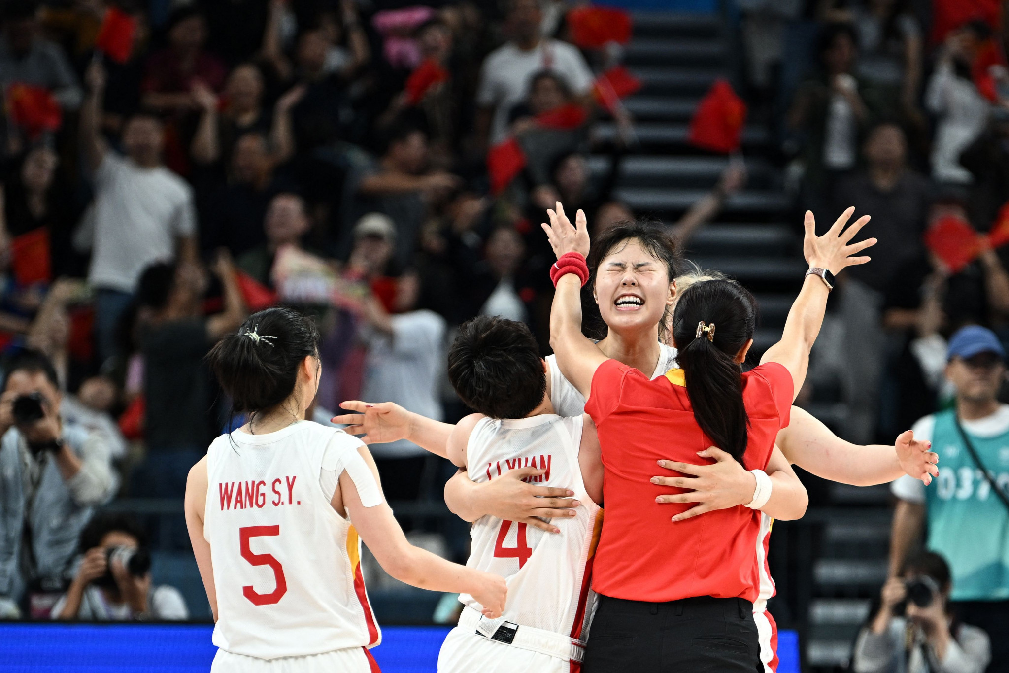 China beat Japan 74-72 late on for an exhilarating basketball triumph ©Getty Images