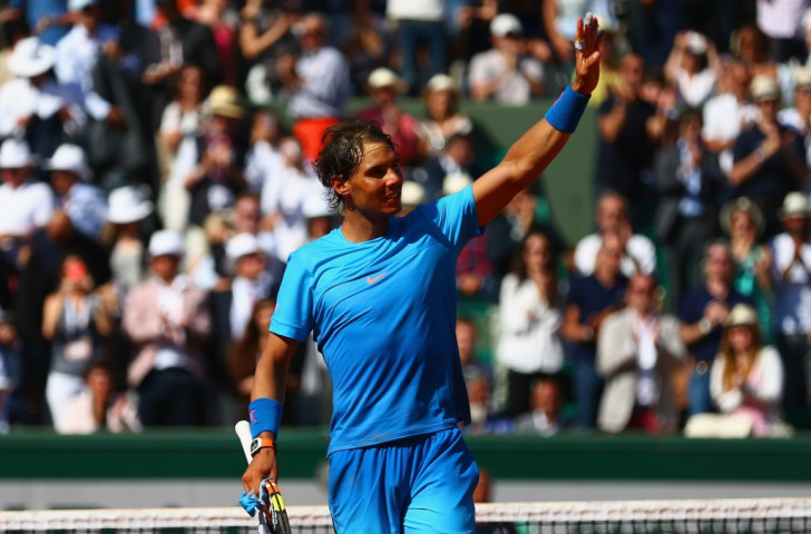 Male favourites ease through at French Open as Williams battles to victory over Azarenka